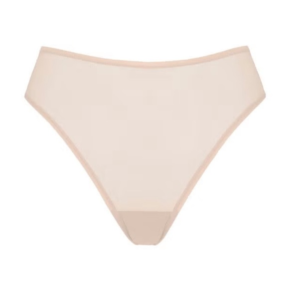 CUUP Balconette Bra Set in Sand - Picture 9 of 11